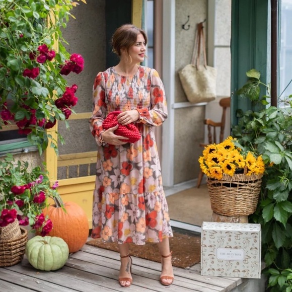 Madaboutstyle Dresses & Skirts - Floral Long Sleeve Dress